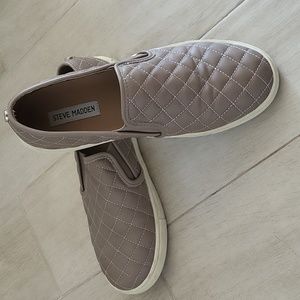 Steve Madden quilted slip on shoes 10